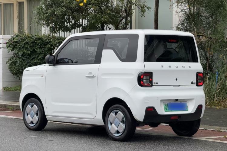 Used Geely Galaxy Panda 2024 Panda Mini 200km Endurance Bear
