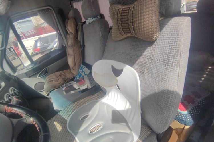 Used Iveco Power Daily 2013 3.0T-A37 Dual-Purpose Low-Roof F1C Van
