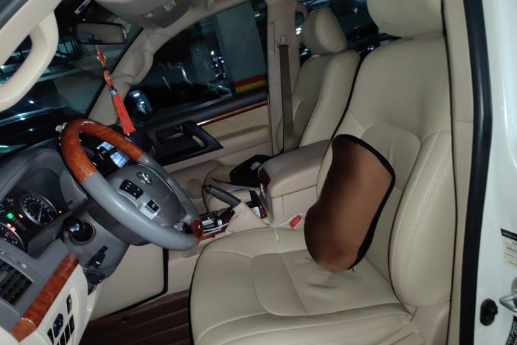 Used Toyota Land Cruiser 2015 4.0L 5-Seater Middle East Version
