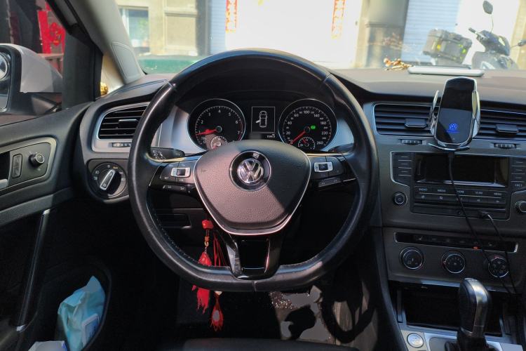 Used Volkswagen Golf 2015 1.4TSI Automatic Luxury Model