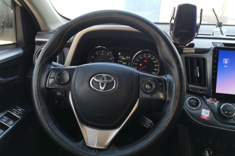 Used Toyota RAV4 2016 2.0L CVT 4x4 New Edition China V Standard