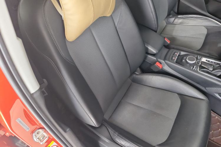 Used Audi Q2L 2020 35 TFSI Fashionable and Elegant Model Right Front Seat