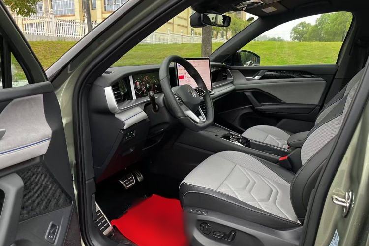 Used Volkswagen Tayron 2025 Tiguan L 380TSI 4Motion Luxury Easy Package
