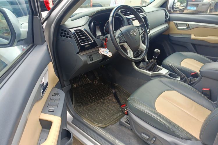 Used Great Wall Wingle 6 2014 2.0T Two-Wheel Drive Navigation Version 4D20B