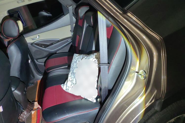 Used Hyundai Santa Fe 2013 2.0T Automatic All-Wheel Drive Prestige Version Left Rear Seat