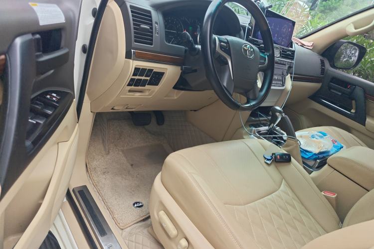 Used Toyota Land Cruiser  Driver Seat