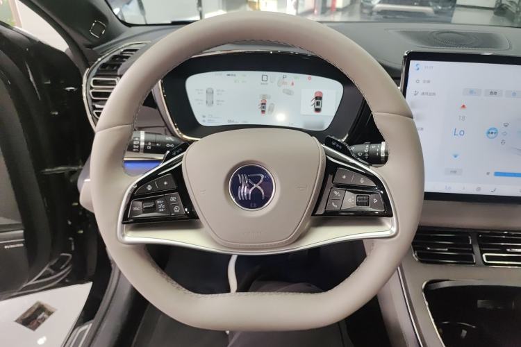 Used BYD Han 2025 DM-i Intelligent Driving Edition 125KM LiDAR Flagship Model Steering Wheel