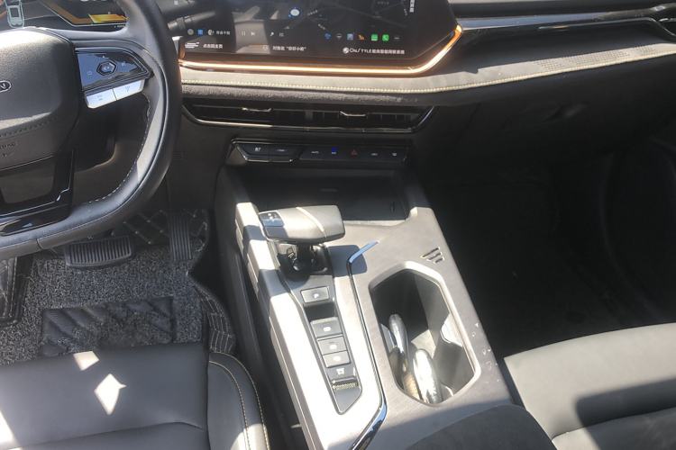 Used Oshan X5 PLUS 2023 1.5T DCT Smart & Fun AI Edition