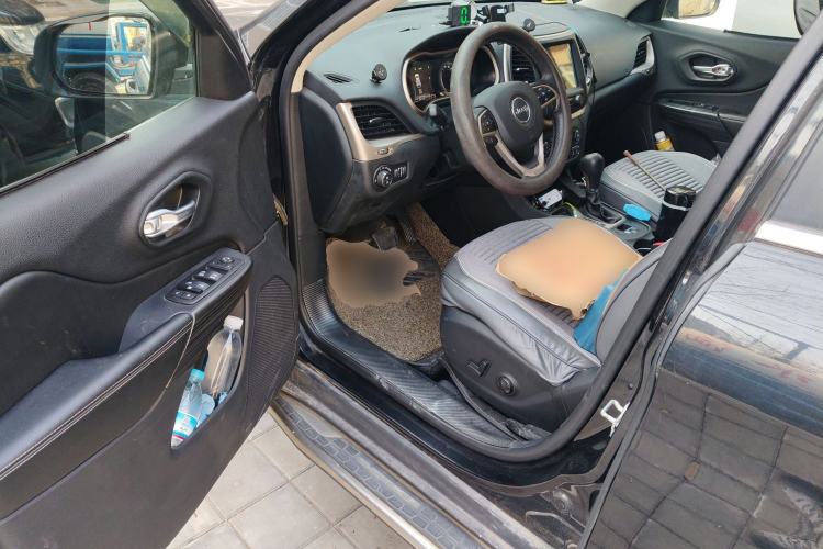 Used Jeep Cherokee 2017 2.0L Superior Edition