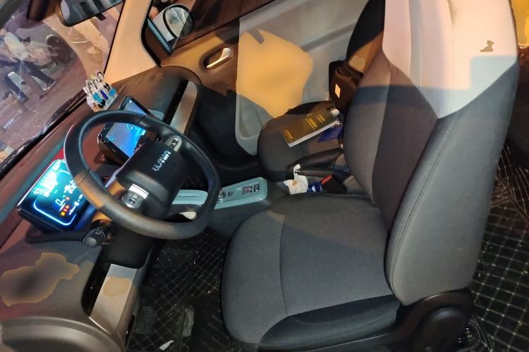 Used CHANGAN NEVO Lumin 2023 301km Honey Dew Edition Left Front Seat