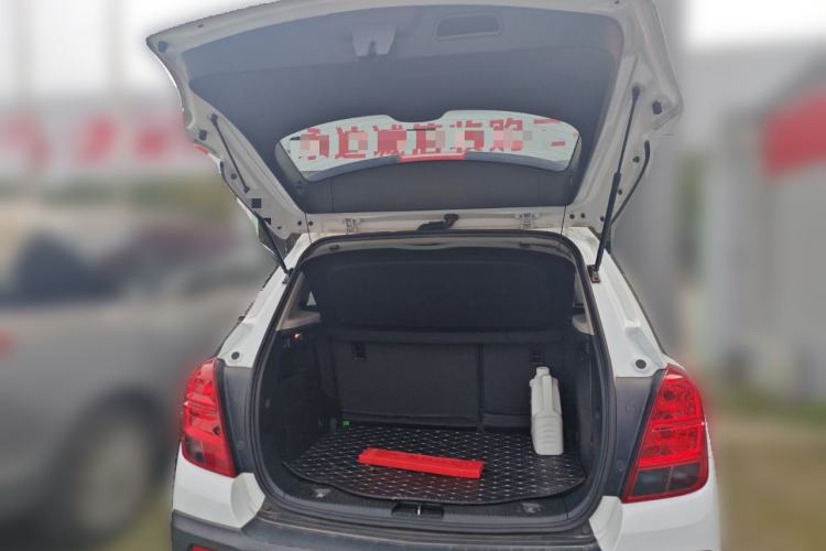 Used Chevrolet Trax 2014 1.4T Manual Two-Wheel Drive Comfort Model Trunk