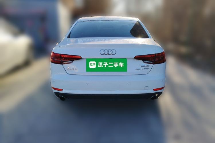 Used Audi A4L 2017 40 TFSI Ambition Edition
