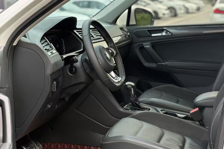 Used Volkswagen Tiguan L 2021 330TSI Automatic Two-Wheel Drive R-Line Enhanced Edition
