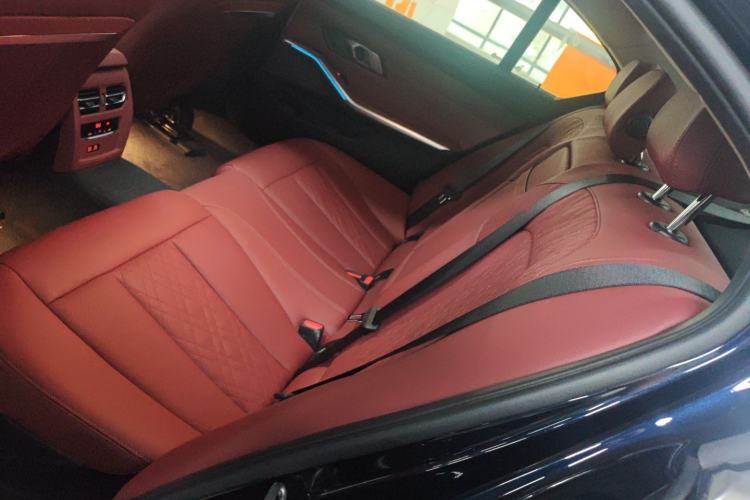 Used BMW i3 2024 eDrive 35 L
