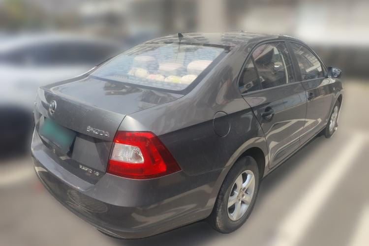 Used Skoda Rapid 2013 1.6L Manual Enjoyment Model