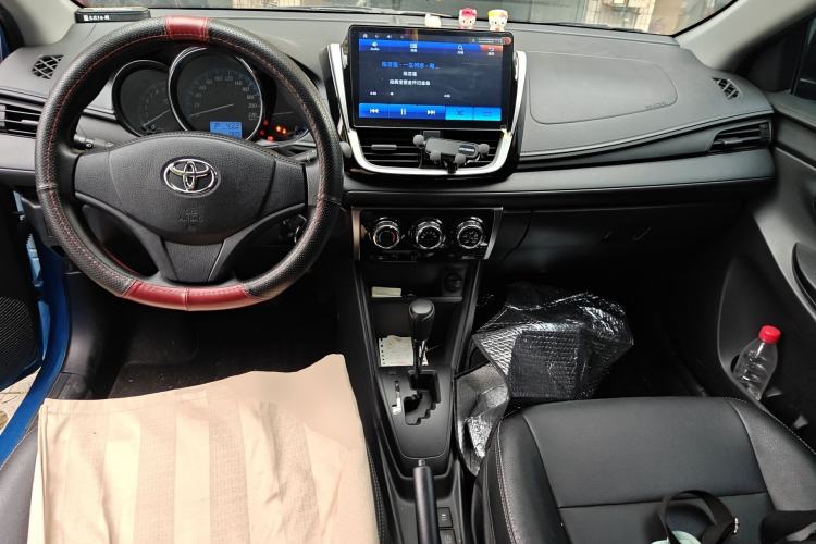 Used Toyota YARiS L Zhi Xuan 2016 Revised 1.5E CVT Charming Edition Center Console