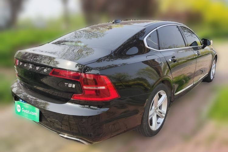 Used Volvo S90 2019 T5 Zhiyi Edition Rear Right 45 Deg