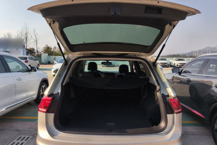 Used Volkswagen Tiguan L 2021 330TSI Automatic Two-Wheel Drive Smart Edition
