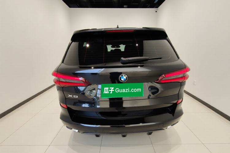 Used BMW X5 2022 xDrive 30Li Luxury M Sport Package
