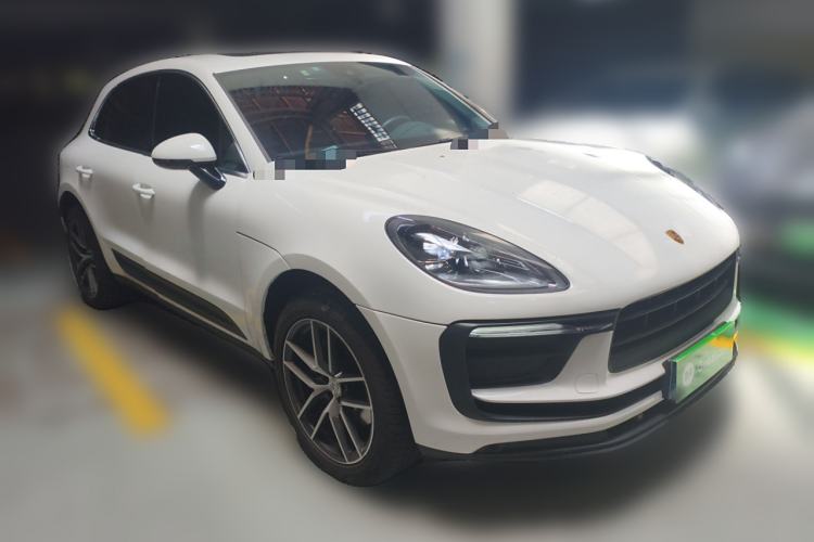 Used Porsche Macan 2023 Macan 2.0T Front Right 45 Deg