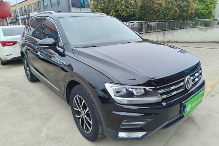Used Volkswagen Tiguan L 2018 330TSI Automatic Two-Wheel Drive Luxury Edition Front Right 45 Deg