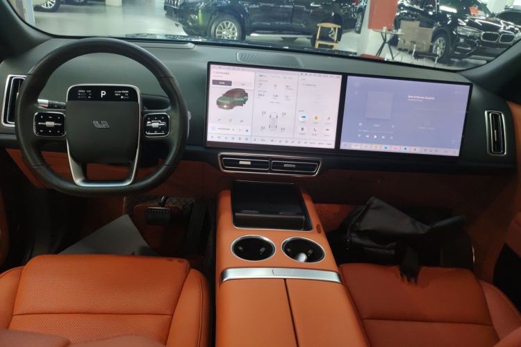 Used Li Auto L8 2023 Pro Model Center Console