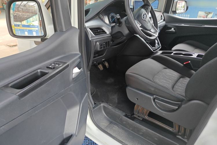 Used JAC Refine M3 2024 PLUS 2.0L HEV Smart Connect Edition Driver Seat