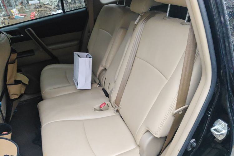 Used Toyota Highlander 2013 2.7L Two-Wheel Drive 5-Seater Purple Gold Edition
