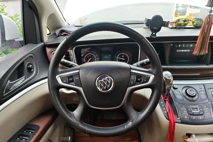 Used Buick GL8 2017 25S Luxury Version China V Standard Steering Wheel
