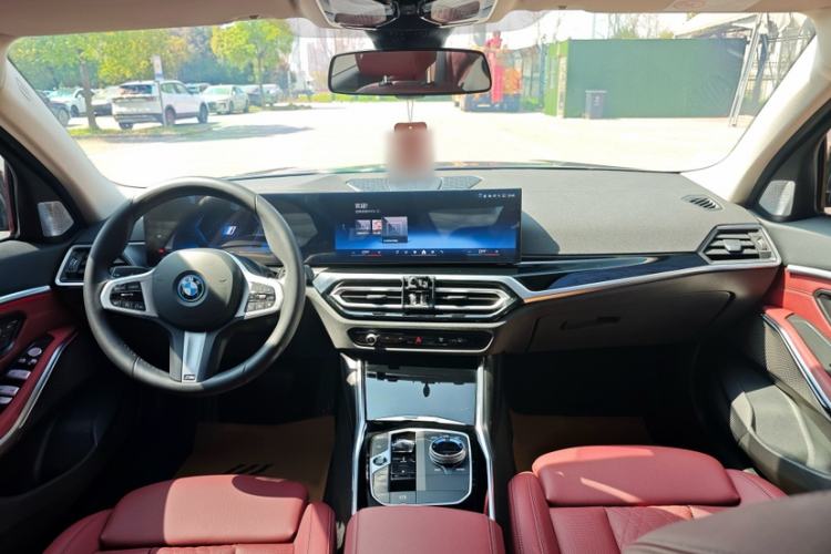 Used BMW i3 2022 eDrive 35 L Interior 3