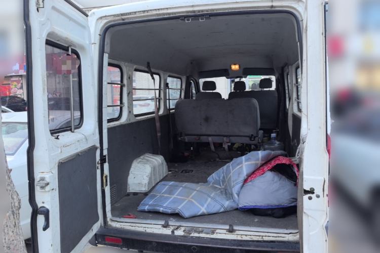 Used Dongfeng Yufeng Yufeng 2015 2.5T Lingyun Edition Yulibao standard-equipped long-wheelbase mid-roof ZD25
