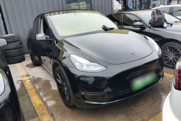Used Tesla Model Y 2022 Long-Range All-Wheel-Drive Version