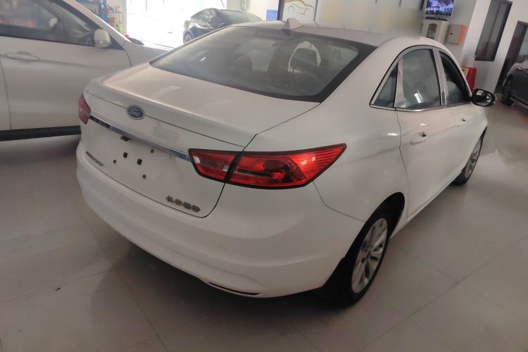 Used Ford Escort 2015 1.5L Automatic Fashion Model