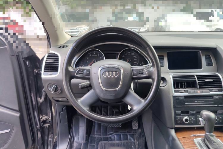 Used Audi Q7 2010 3.6 FSI quattro base version
