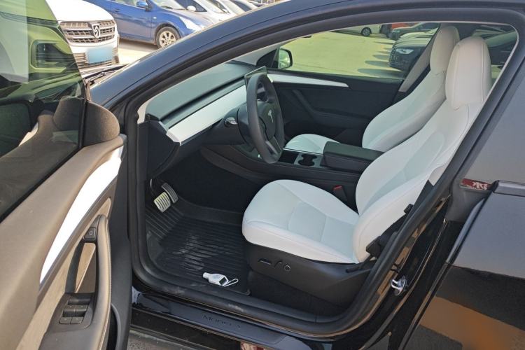 Used Tesla Model Y 2022 Performance High-Performance All-Wheel-Drive Version
