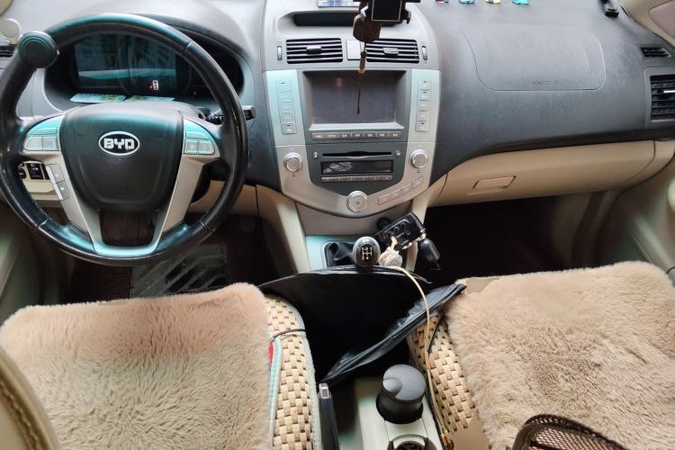 Used BYD S6 2011 2.0L Manual Luxury Version