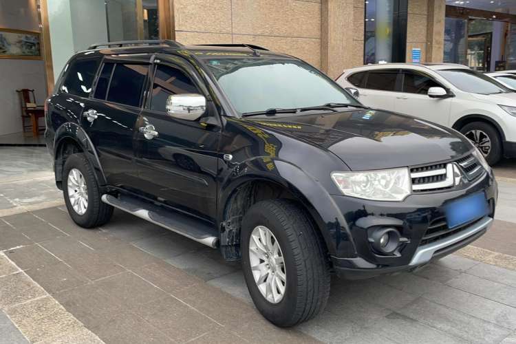 Used Mitsubishi Pajero Sport 2013 3.0L Automatic 4x4 Executive Edition