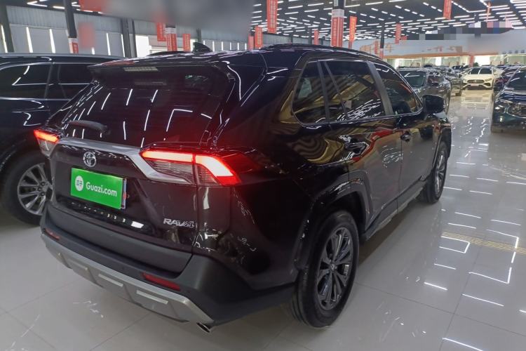 Used Toyota RAV4 2024 2.0L CVT Two-Wheel Drive Fashion Plus Edition Rear Right 45 Deg