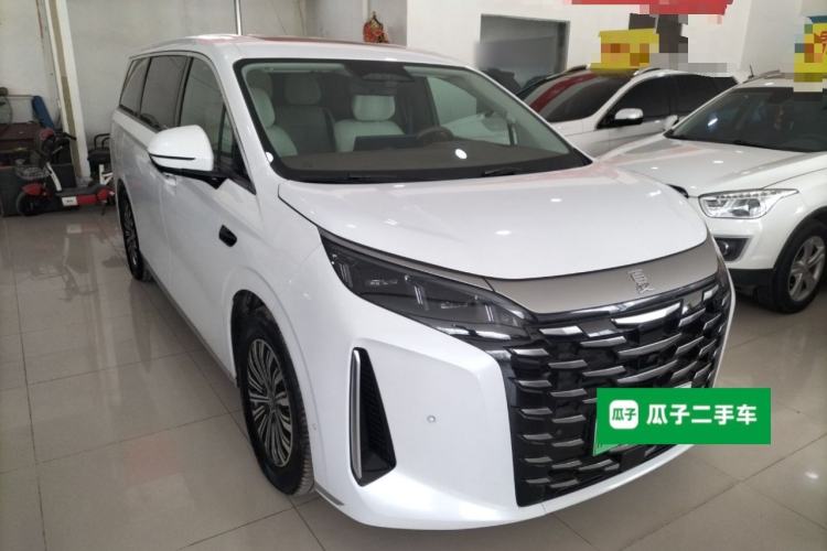 Used BYD Xia 2025 DM-i 1.5T 180km Excellence Model Front Right 45 Deg