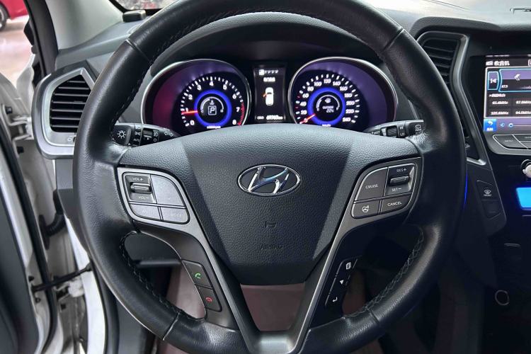 Used Hyundai Santa Fe 2013 2.4L Automatic Two-Wheel Drive Smart Version
