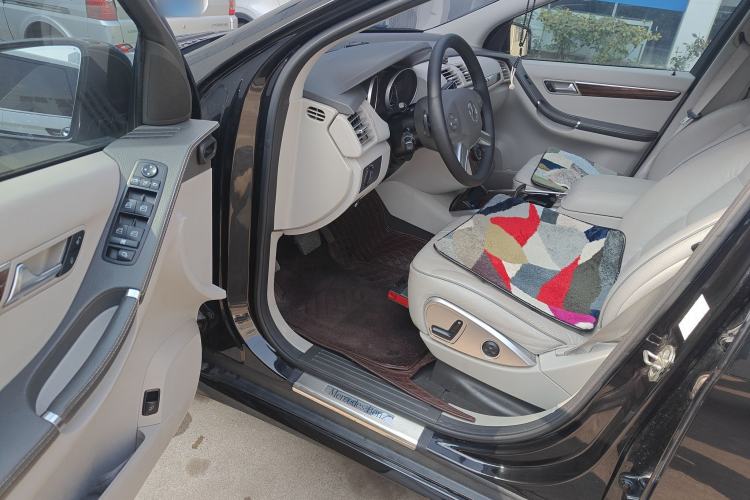 Used Mercedes-Benz R-Class 2010 R 350 L 4MATIC