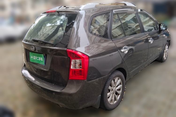 Used Kia Carens 2011 2.0L 7-Seater Automatic Standard Edition
