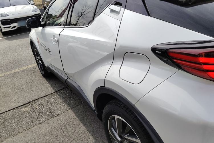 Used Toyota C-HR 2022 2.0L Leading Edition Exterior 3