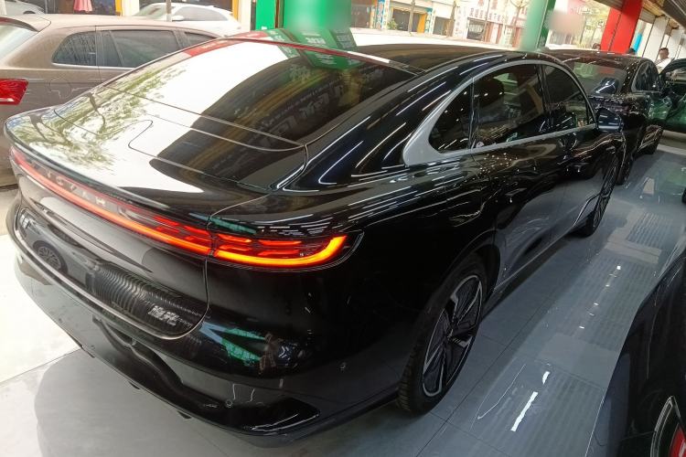 Used VOYAH PASSION 2023 Four-Wheel Drive Long-Range Version Rear Right 45 Deg