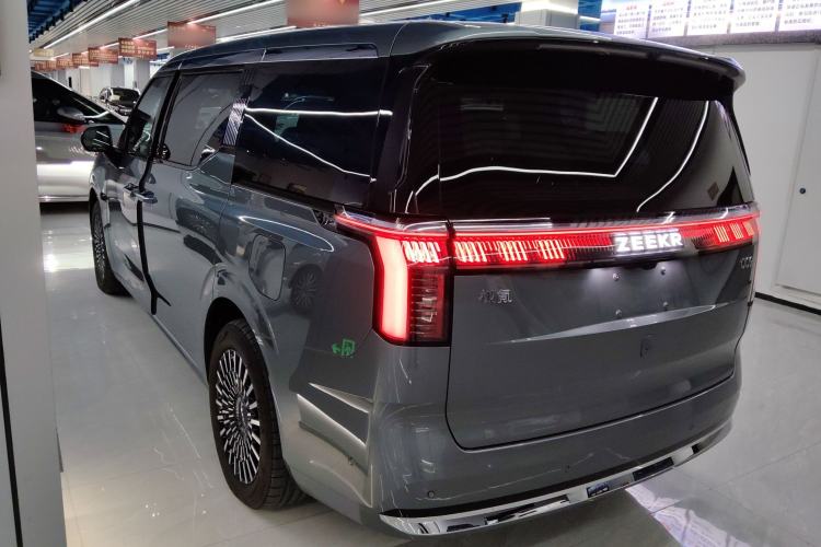 Used Zeekr 009 2024 7-Seater Walk-Through Version Four-Wheel Drive 108 kWh
