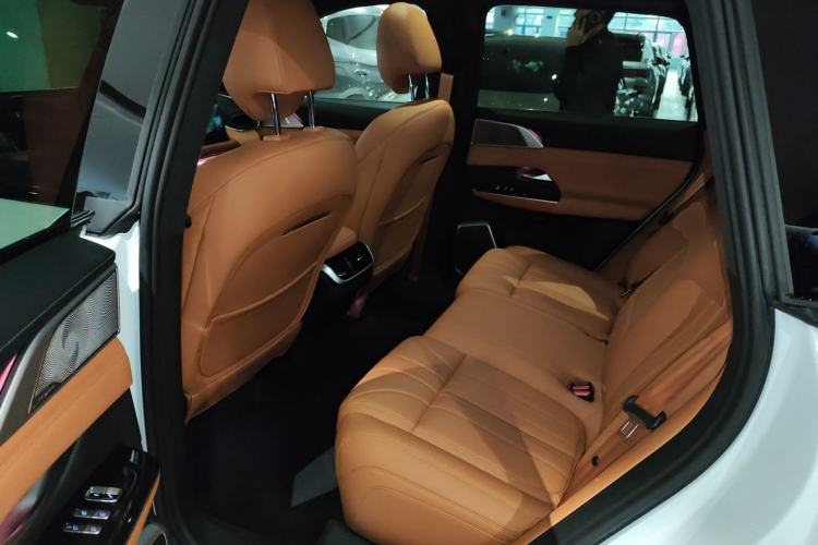 Used XPeng G9 2025 725 with Ultra-Long Range Max Left Rear Seat