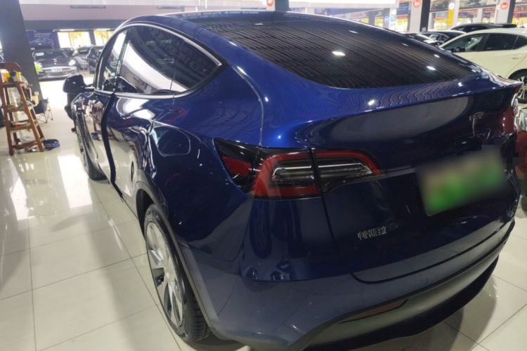 Used Tesla Model Y 2021 Long-Range All-Wheel-Drive Version