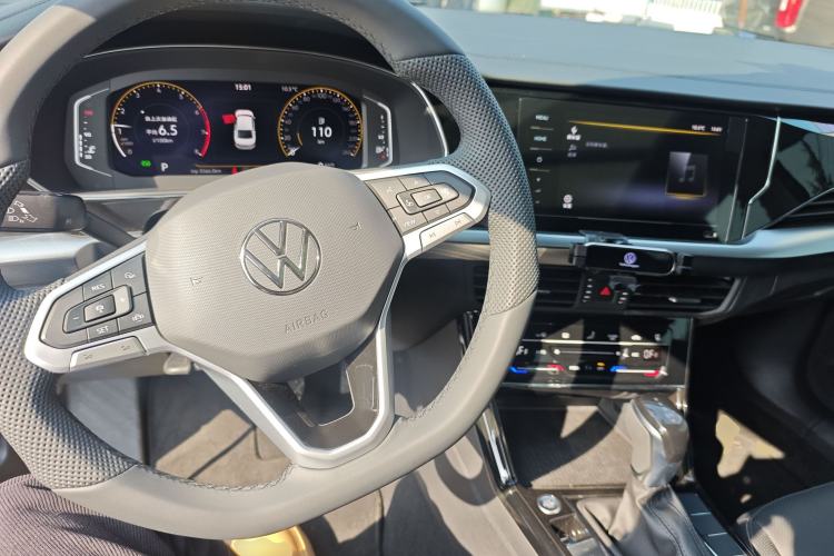 Used Volkswagen Passat 2025 Premium Version 380TSI Dragon Edition
