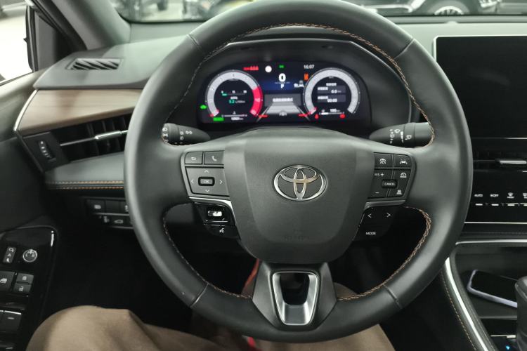 Used Toyota Avalon 2024 Dual-Motor 2.0L Luxury Edition
