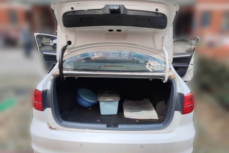 Used Volkswagen Sagitar 2015 1.6L Automatic Comfort Model
